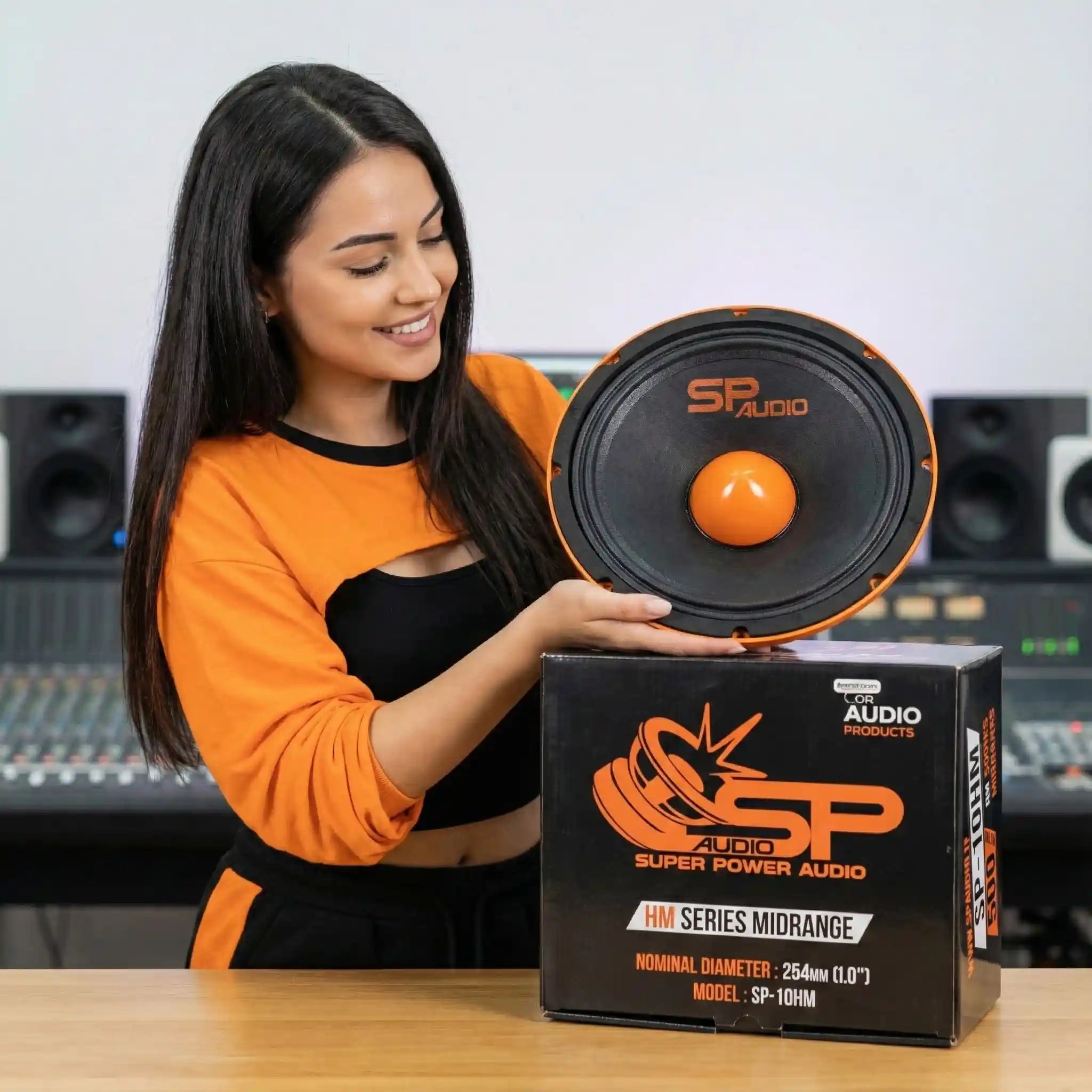 The midrange 10" (25 cm) 
